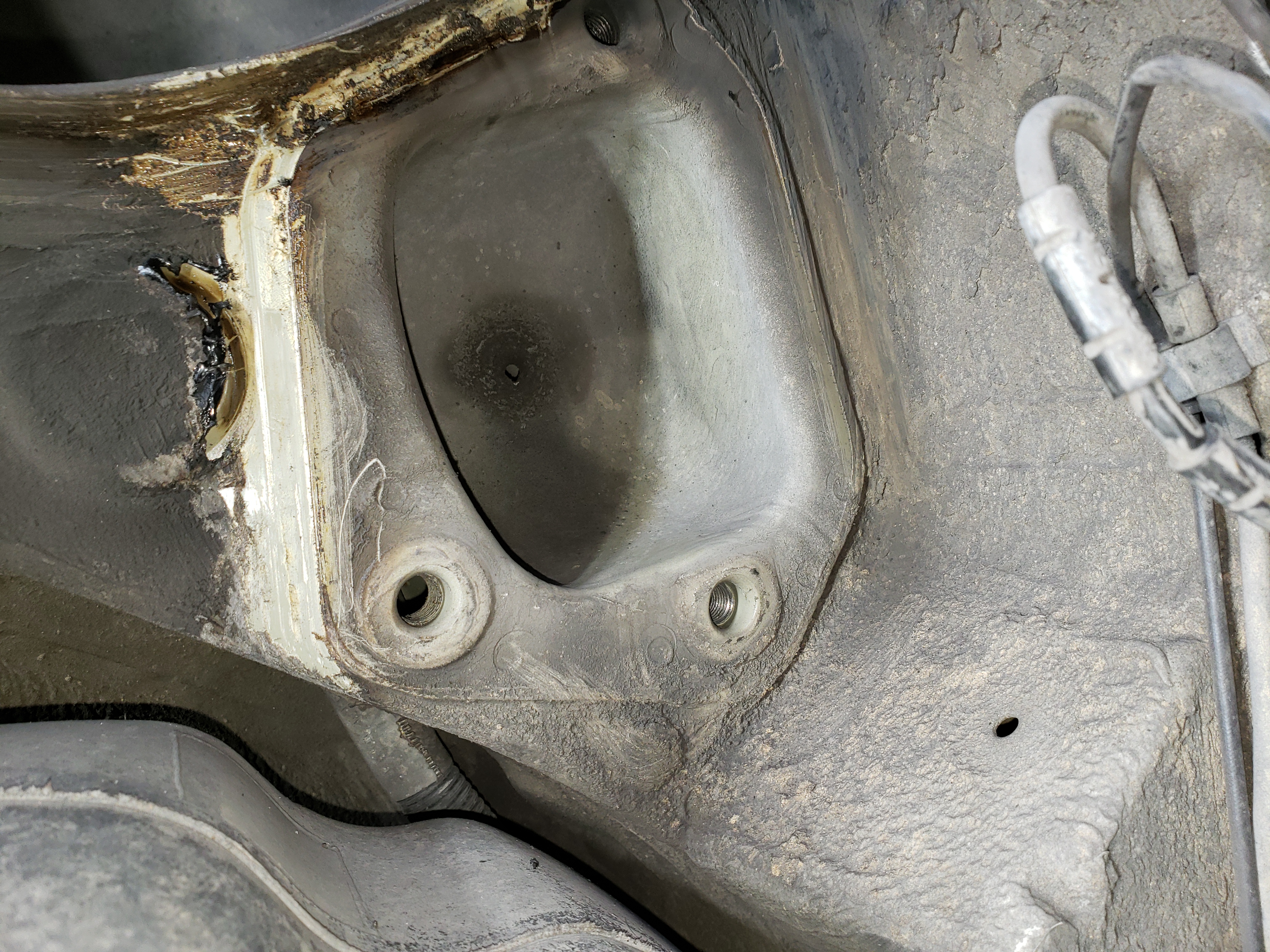 E46_rear_chassis_reinforcement_install_10.jpg