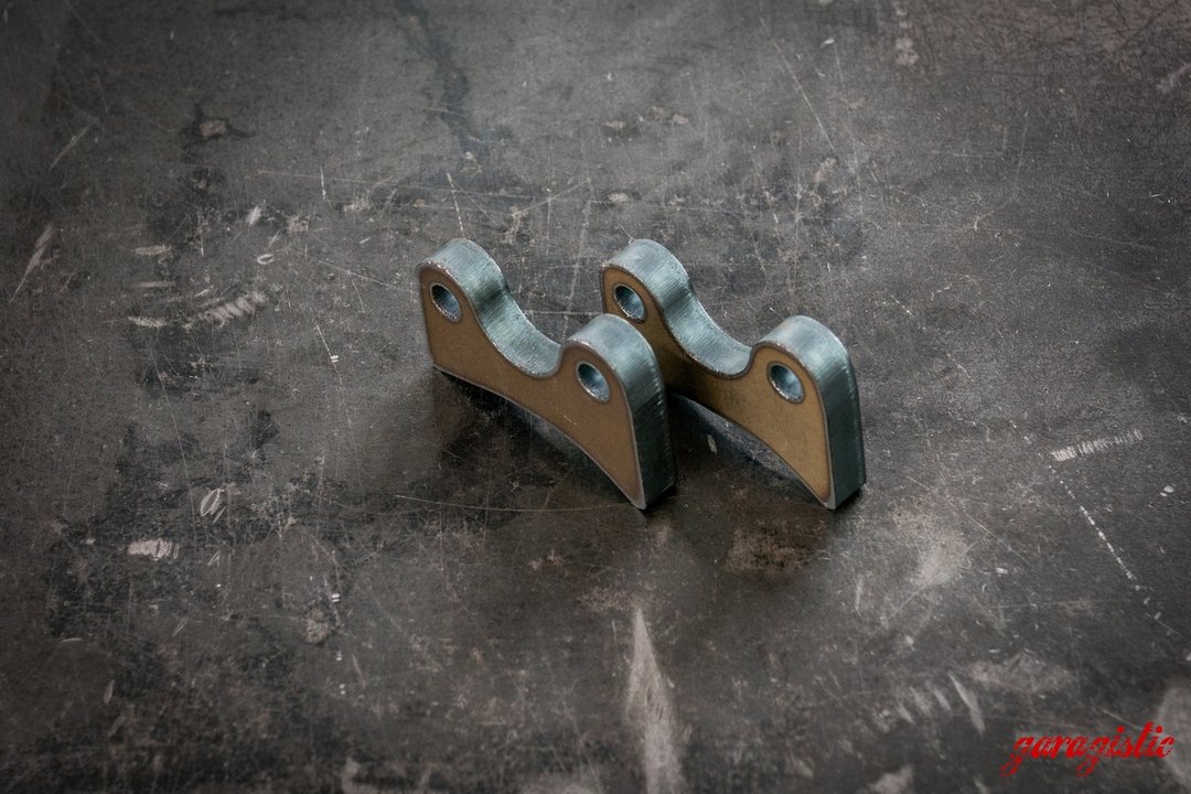 k0025e30-rear-dual-caliper-mount-weld-on-brackets-steel-parts-garagistic-garagistic-3_1080x.jpg